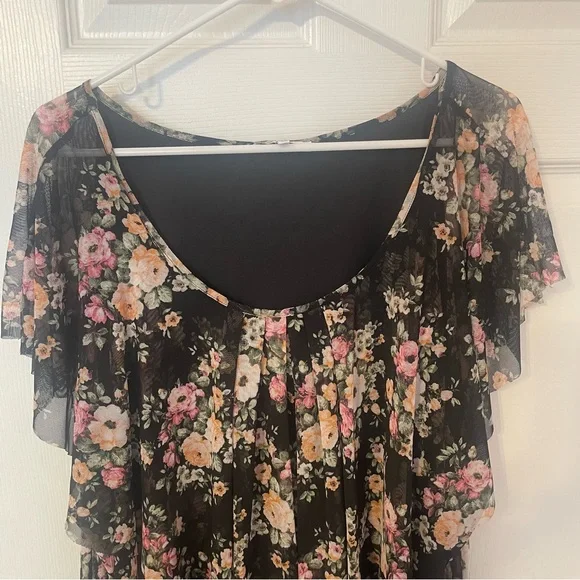 NSR Black Floral Blouse with Mesh Overlay - Picture 2 of 9